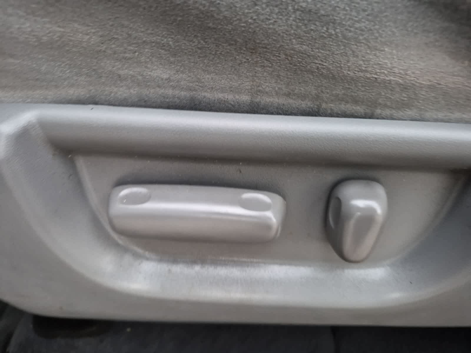 Used 2019 Toyota Sequoia SR5 AWD/4WD image 17