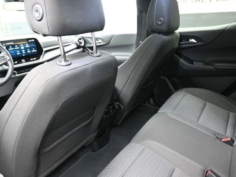 Used 2025 Chevrolet Equinox LT image 23