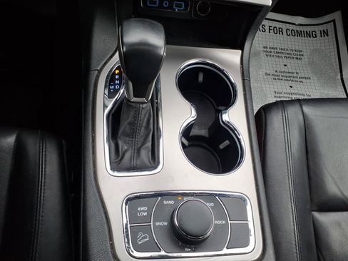 Used 2022 Jeep Grand Cherokee Limited AWD/4WD image 25