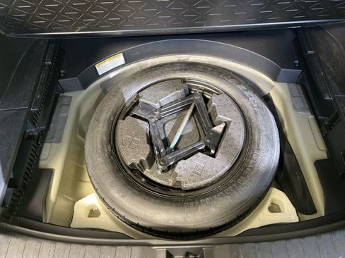 Used 2022 Toyota RAV4 XLE image 15