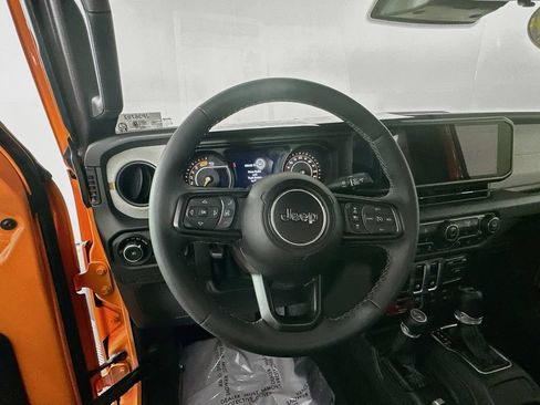 Certified 2025 Jeep Wrangler Sport AWD/4WD image 19