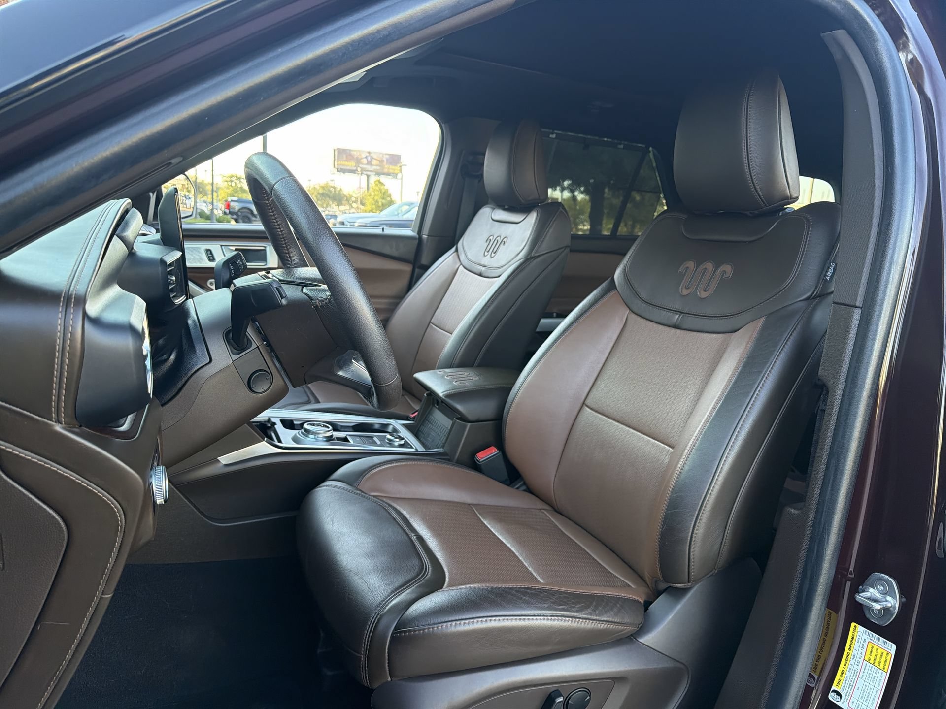 Certified 2023 Ford Explorer King Ranch w/ Technology Package AWD/4WD image 11