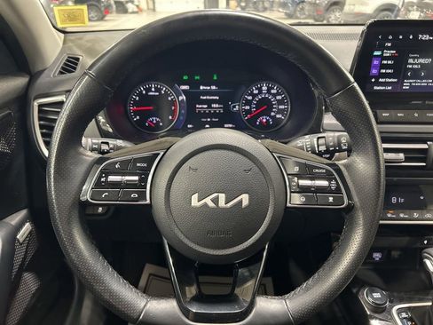 Used 2023 Kia Seltos SX image 8