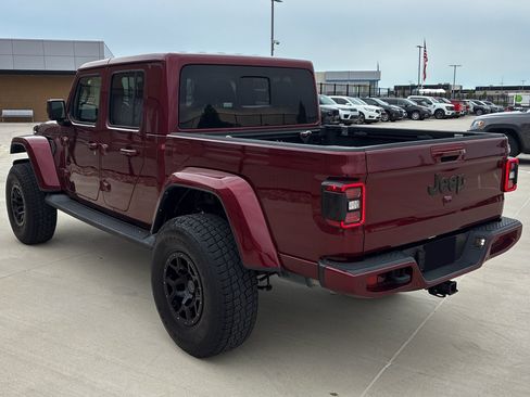 Used 2021 Jeep Gladiator Overland AWD/4WD image 5