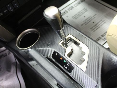 Used 2013 Toyota RAV4 Limited image 19