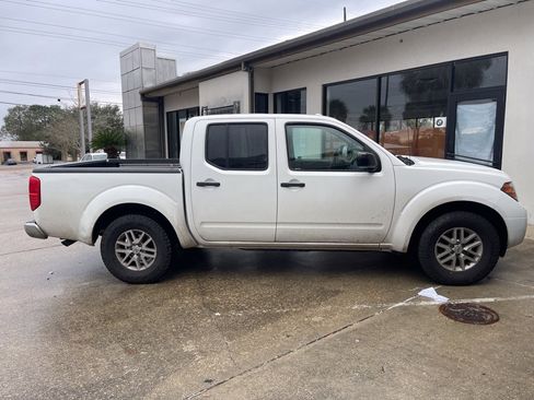 Used 2018 Nissan Frontier SV w/ Value Truck Package image 4