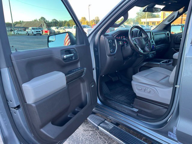 Used 2022 Chevrolet Silverado 1500 RST w/ Convenience Package II AWD/4WD image 4