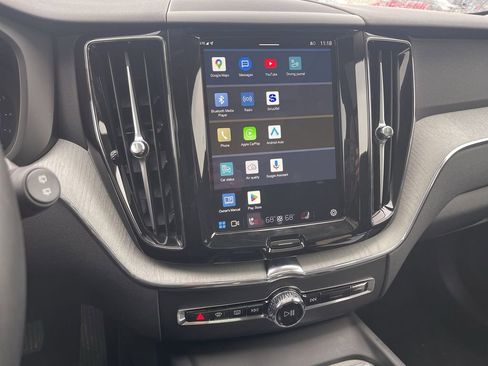 Used 2025 Volvo XC60 B5 Plus image 16