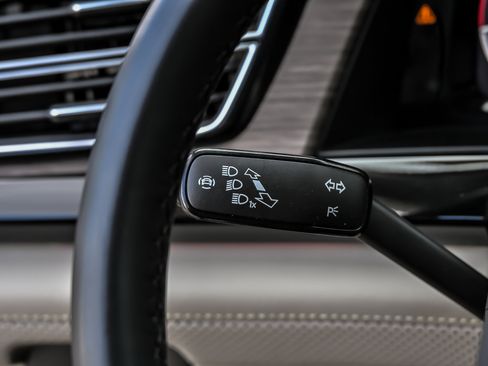 Used 2025 Volkswagen Atlas SEL Premium R-Line image 38