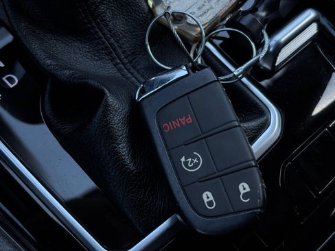 Used 2025 Jeep Compass Limited AWD/4WD image 25