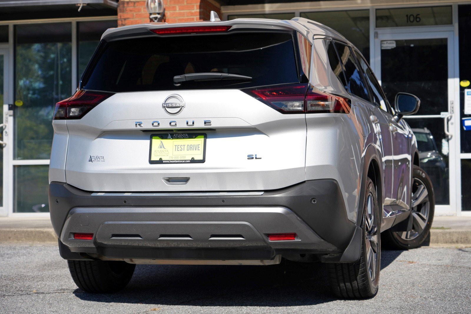 Used 2023 Nissan Rogue SL w/ SL Premium Package FWD image 4