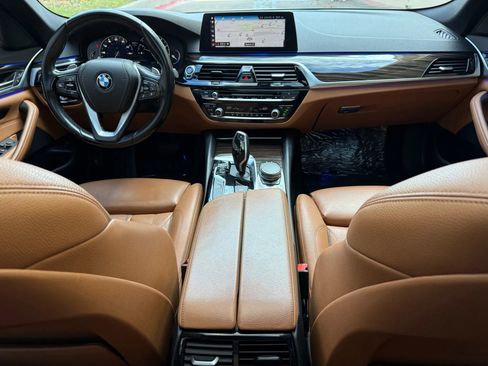 Used 2018 BMW 530i w/ Premium Package image 12