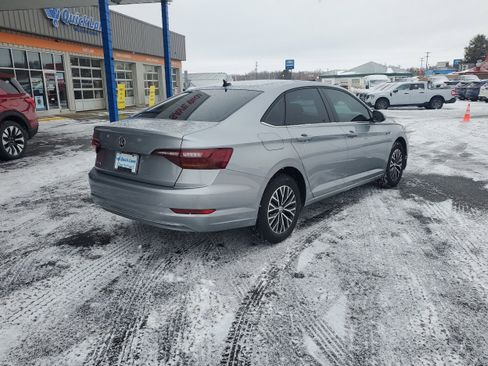 Used 2019 Volkswagen Jetta SEL w/ Cold Weather Package image 4