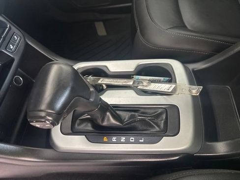 Used 2018 Chevrolet Colorado LT AWD/4WD image 7