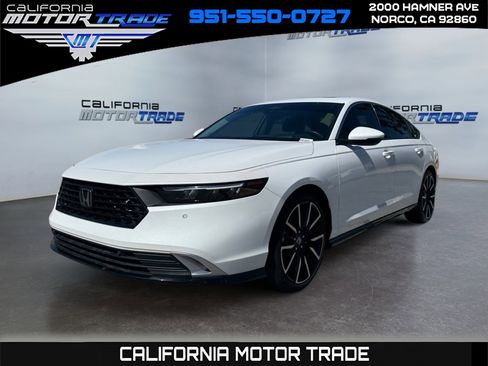 Used 2025 Honda Accord Touring image 1