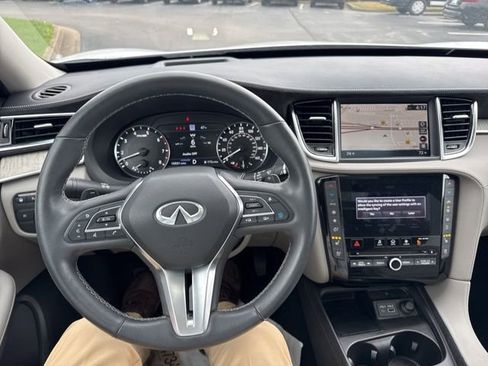 Used 2023 INFINITI QX50 Sensory image 15