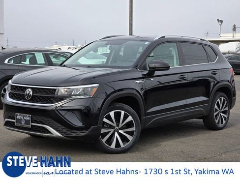 Used 2022 Volkswagen Taos SE image 1