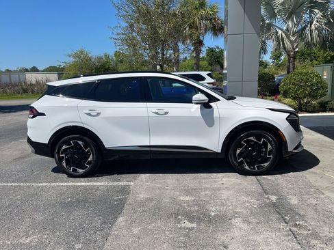 Used 2025 Kia Sportage SX image 3