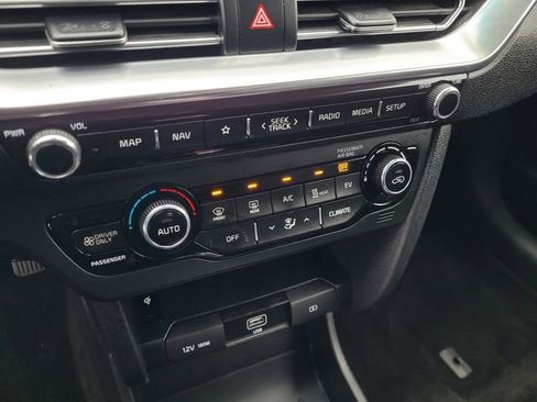 Used 2022 Kia Niro EX Premium image 15
