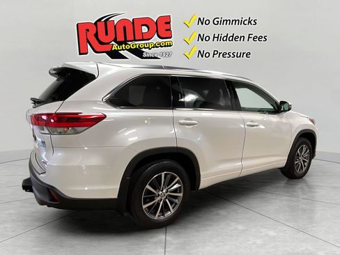 Used 2018 Toyota Highlander XLE AWD/4WD image 6