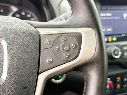 Used 2024 GMC Terrain SLT AWD/4WD image 18