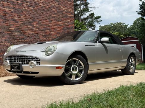 Used 2005 Ford Thunderbird RWD image 15