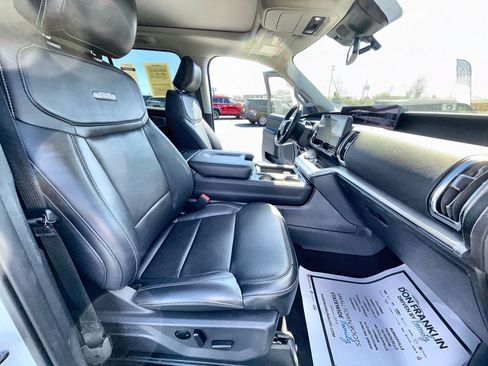 Used 2025 Ford Expedition Max Platinum image 5