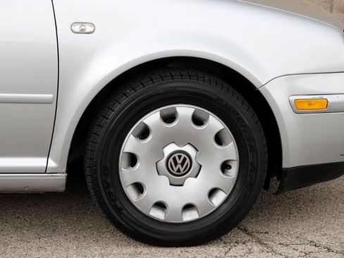 Used 2005 Volkswagen Golf GL image 27