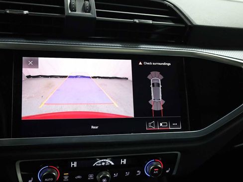 Used 2020 Audi Q3 2.0T Premium Plus w/ Premium Plus Package image 32