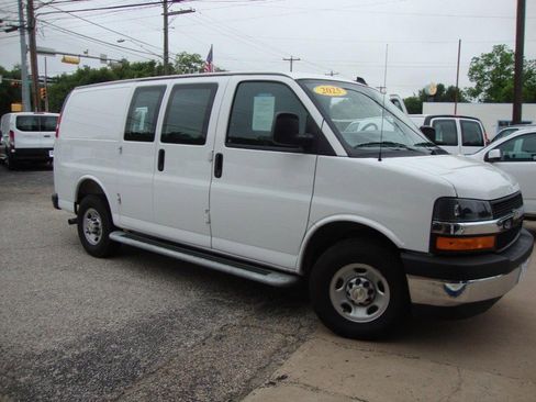 Used 2025 Chevrolet Express 2500 w/ Driver Convenience Package RWD image 1