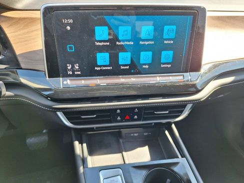 Used 2024 Volkswagen Atlas SE image 13