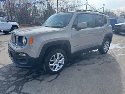 Used 2016 Jeep Renegade Latitude image 5