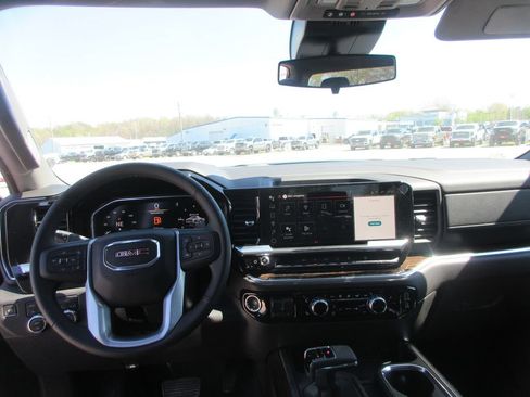 New 2026 GMC Sierra 1500 Elevation AWD/4WD image 17