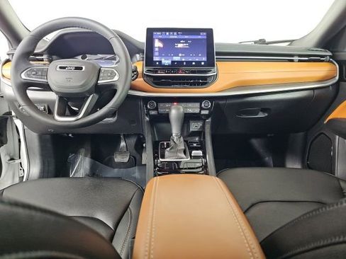 Certified 2024 Jeep Compass Limited image 13