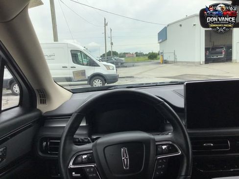 Used 2023 Lincoln Nautilus AWD image 13