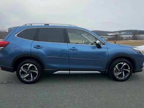Used 2022 Subaru Forester Touring image 9