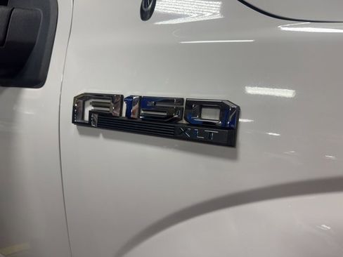 Used 2015 Ford F150 XLT w/ Equipment Group 302A Luxury image 6