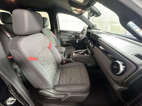 Used 2023 Chevrolet Colorado Z71 w/ Z71 Convenience Package 2 image 27