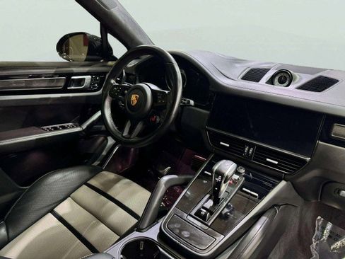 Used 2022 Porsche Cayenne Turbo GT image 59
