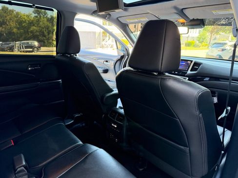Used 2017 Honda Pilot Touring image 24