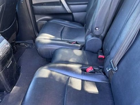 Used 2013 Toyota Highlander SE AWD/4WD image 12