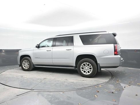 Used 2019 GMC Yukon XL SLT image 2