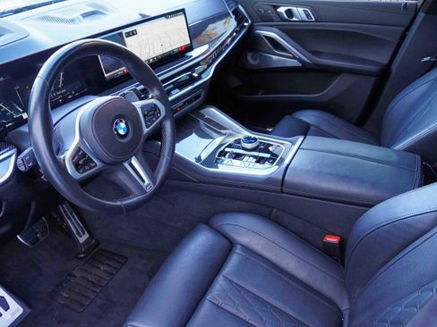 Used 2025 BMW X6 M60i image 9
