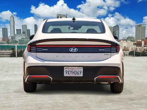 Used 2026 Hyundai Sonata Blue FWD image 5