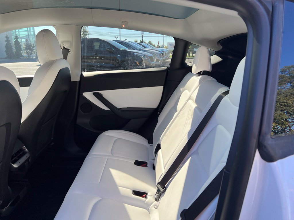 Used 2021 Tesla Model Y Long Range AWD/4WD image 16