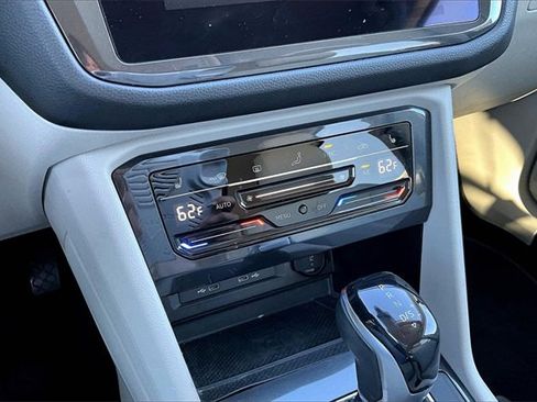 Used 2023 Volkswagen Tiguan SE image 24