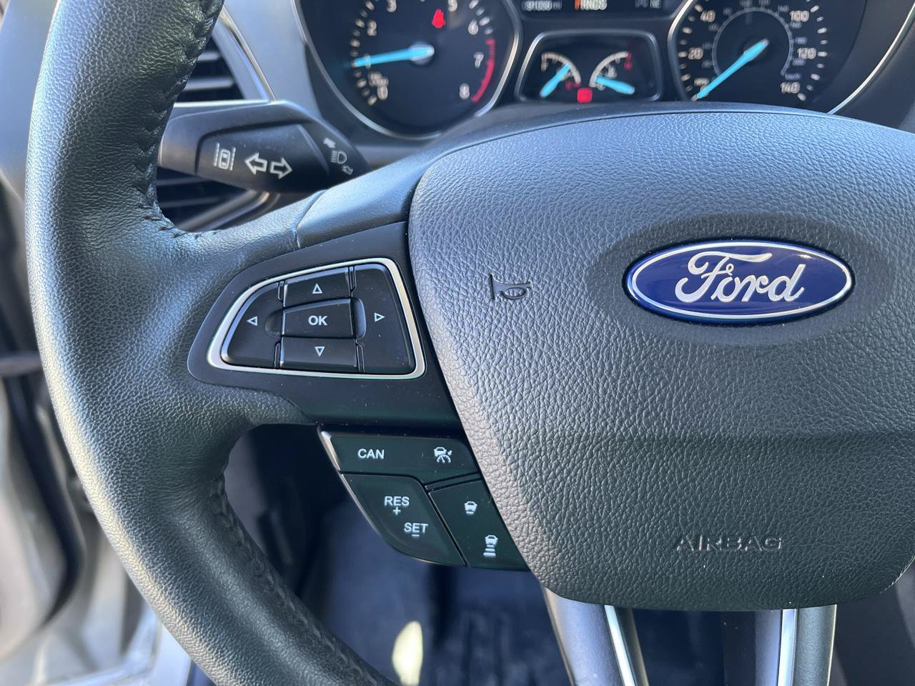 Used 2018 Ford Escape Titanium w/ Ford Safe & Smart Package AWD/4WD image 27