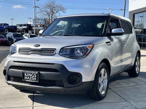 Used 2018 Kia Soul Base image 3
