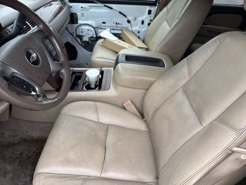 Used 2009 Chevrolet Tahoe LTZ RWD image 10