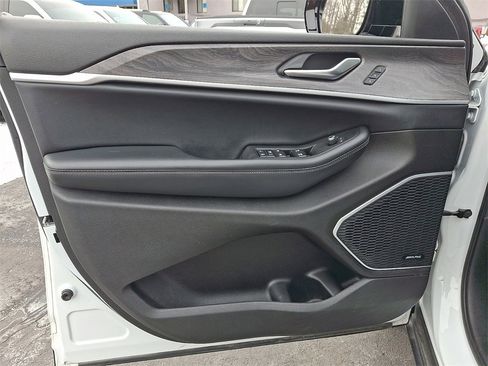 Used 2021 Jeep Grand Cherokee L Limited image 12